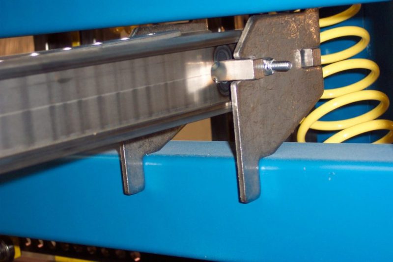 JLT #79F-6-PC – 6′ Panel Clamp W/10 Clamps