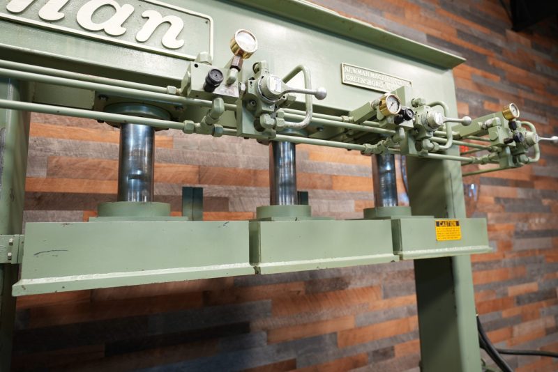 Newman HP-688 Twin Bay Hydraulic Cold Press