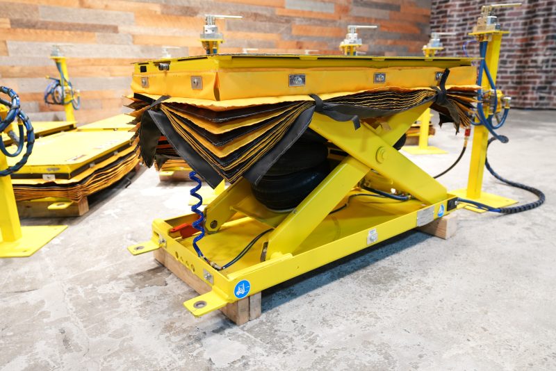 2022 Knight Global 3,000 LB 24" X 44" Lift Tables (13 Available)